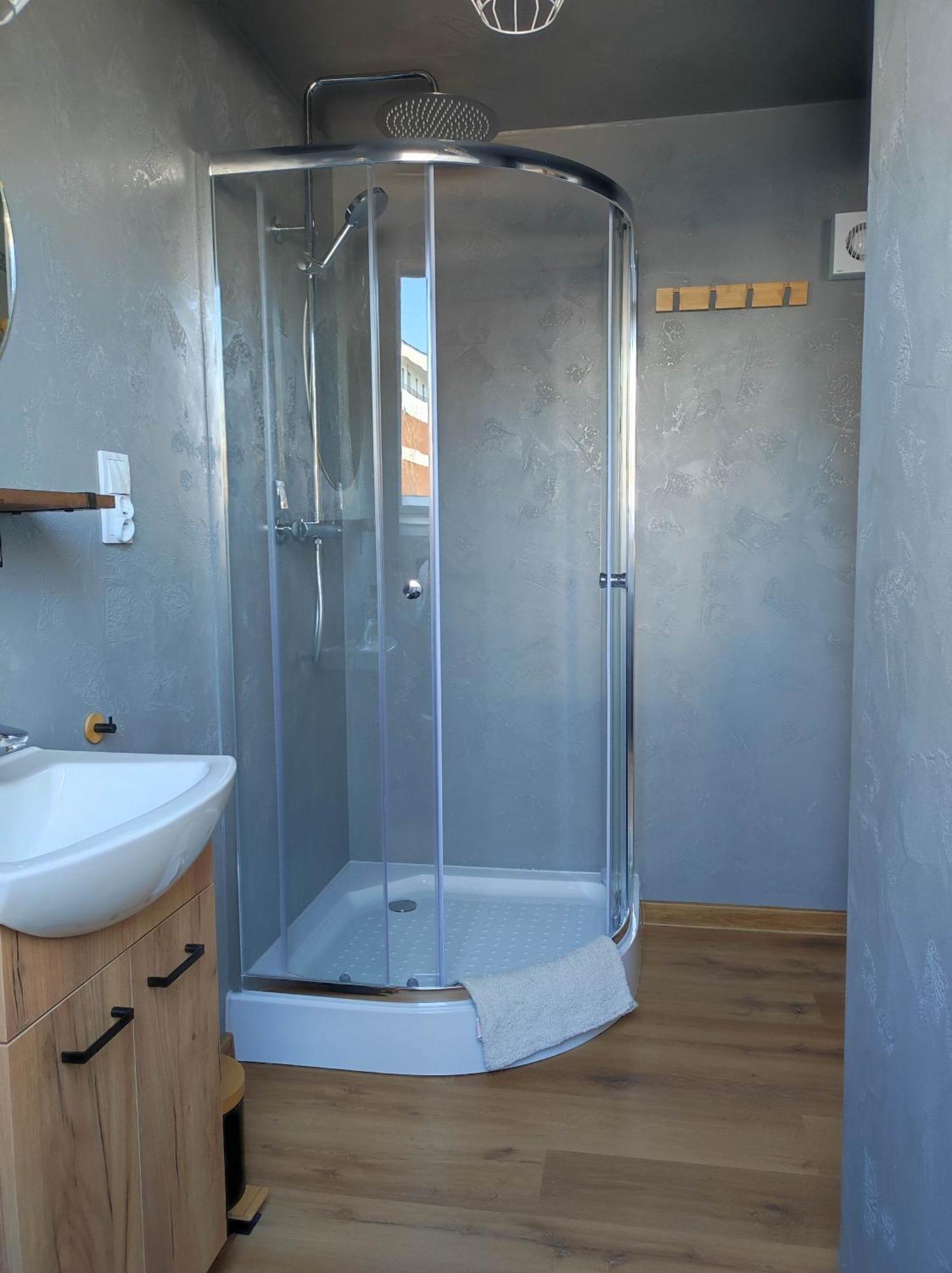 Nowe Apartamenty Na Swiatowida Vito Apartments "Centrum"Molo 5 Min Spacerem" مينززدرويه المظهر الخارجي الصورة